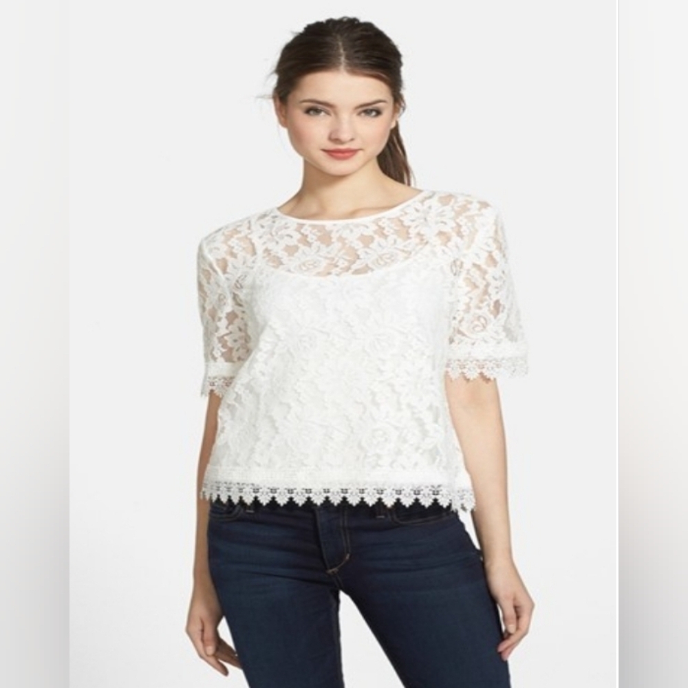 Kut from the Kloth, Lace Shortsleeve Snap Back Blouse, Ivory, Size Medium
